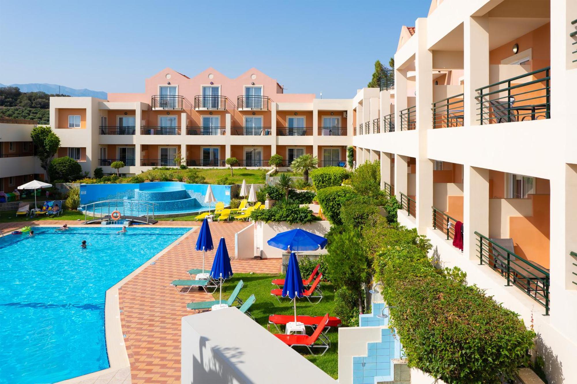 Pegasus Hotel Stalós Buitenkant foto