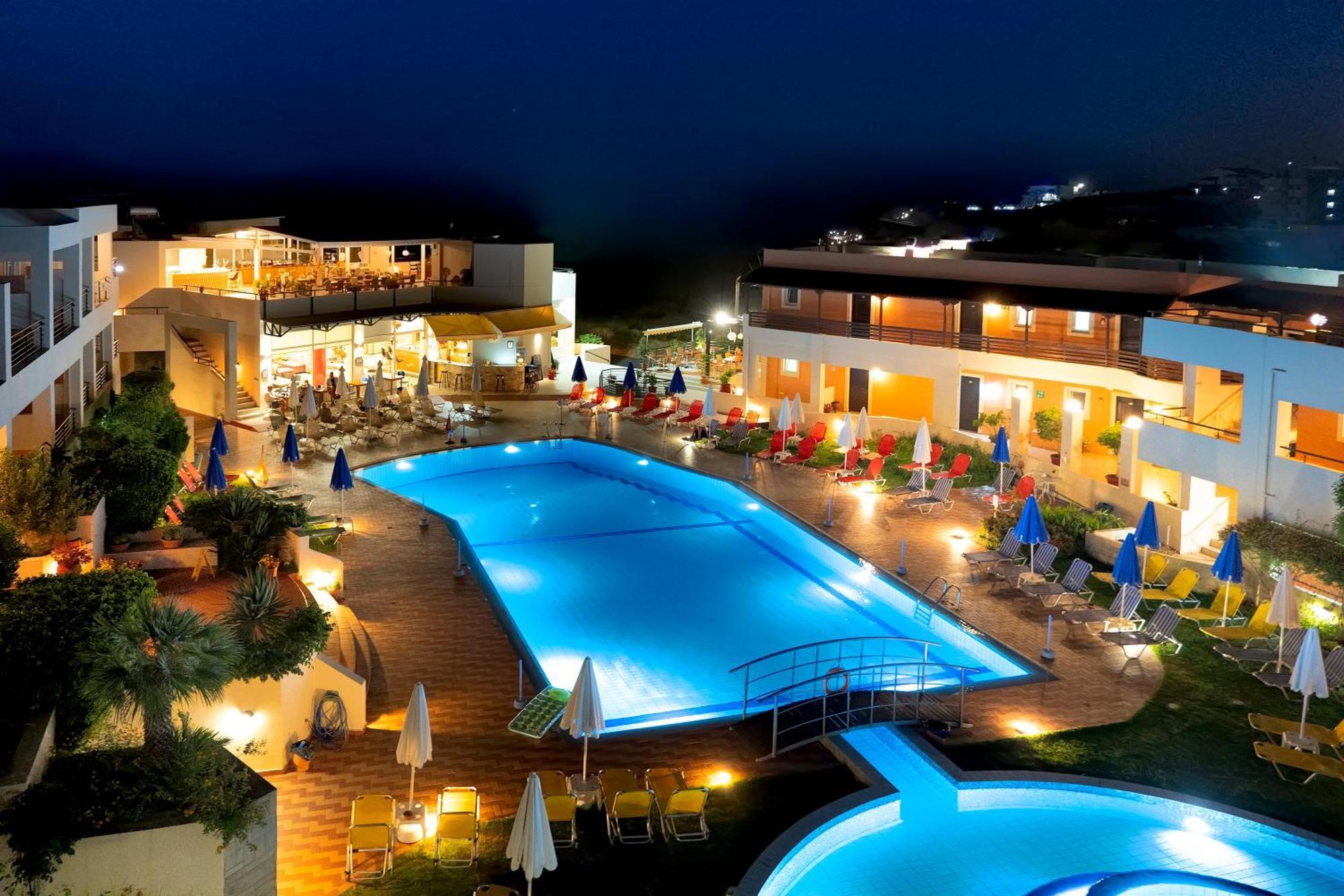 Pegasus Hotel Stalós Buitenkant foto