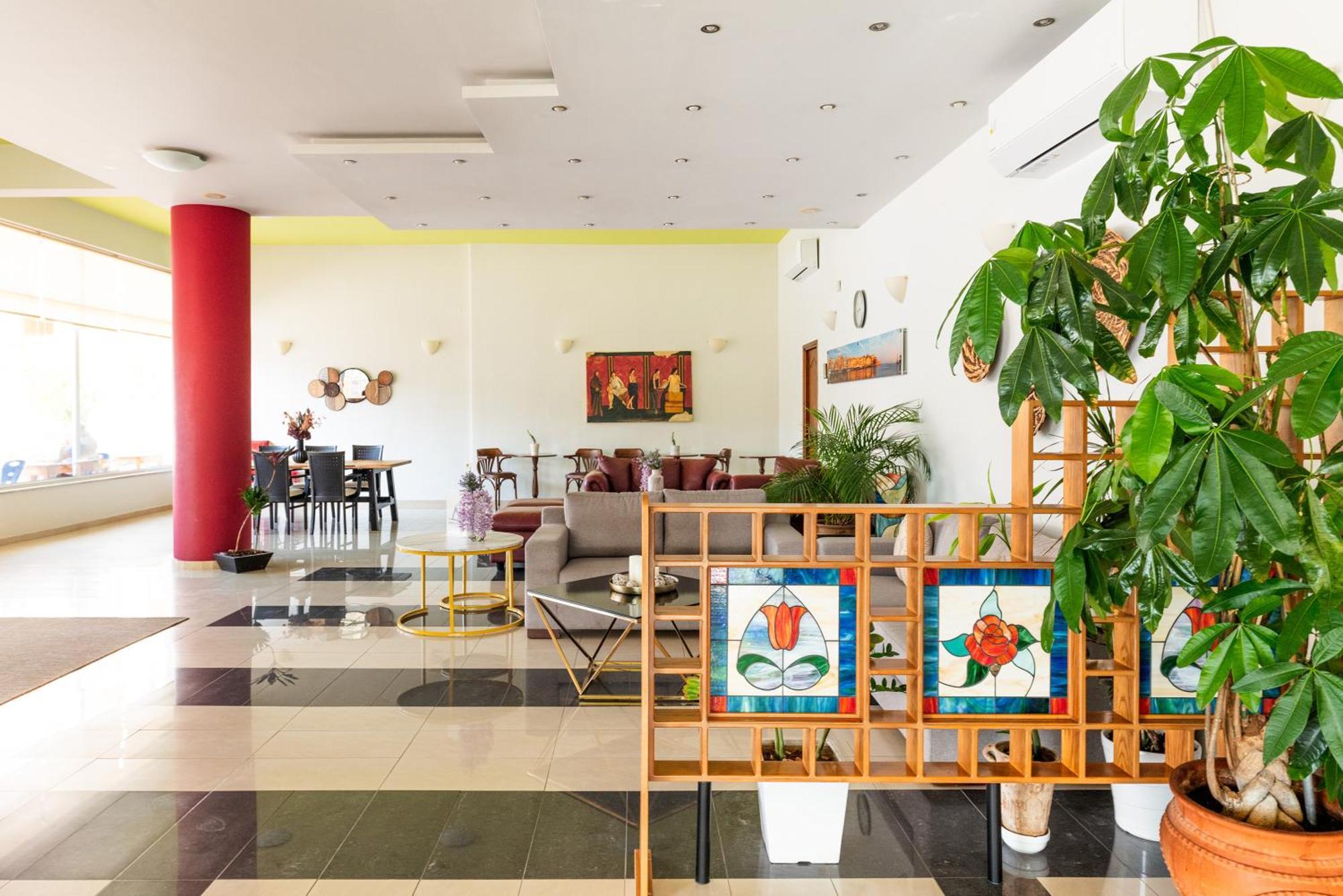 Pegasus Hotel Stalós Buitenkant foto