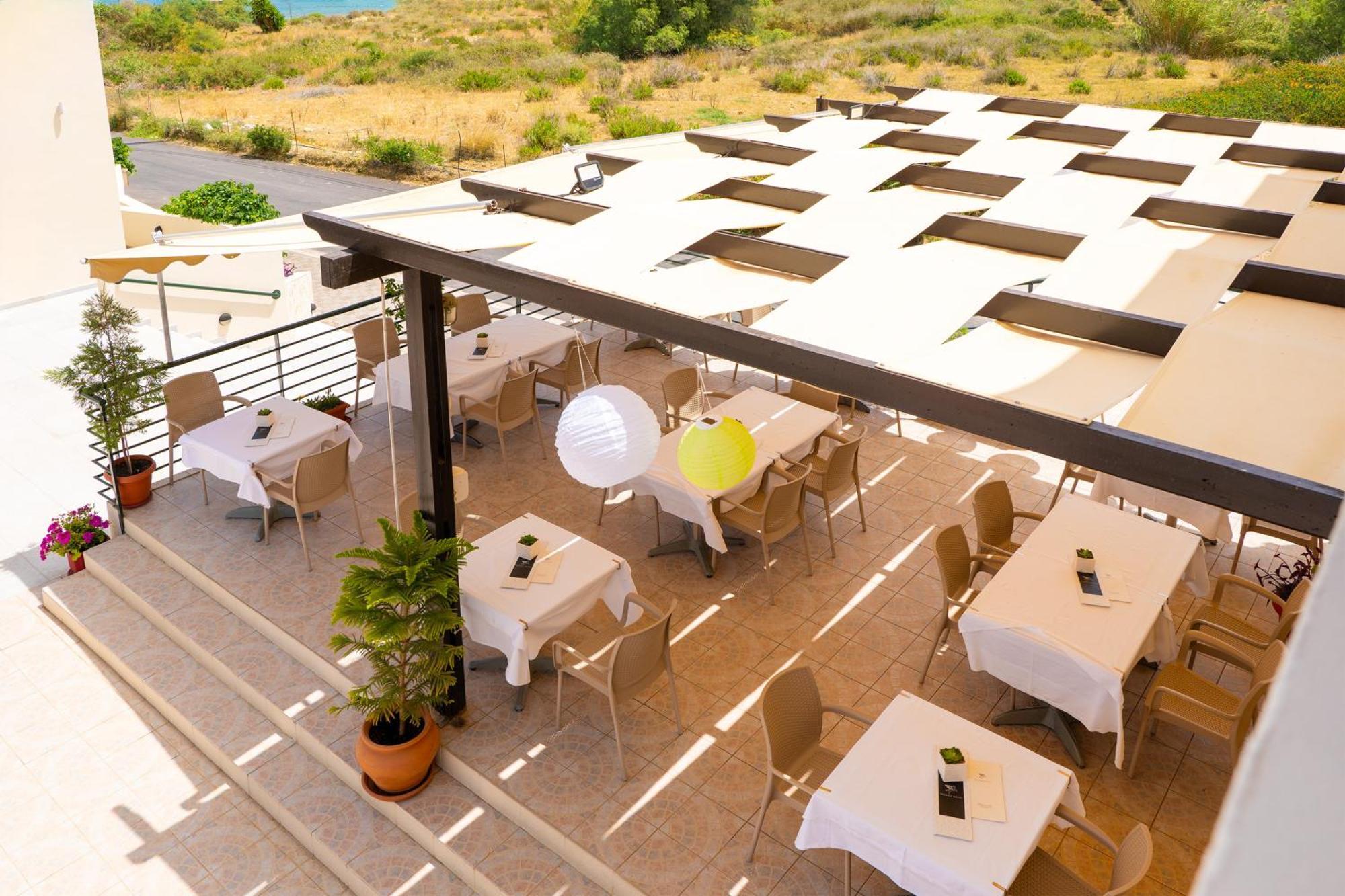 Pegasus Hotel Stalós Buitenkant foto