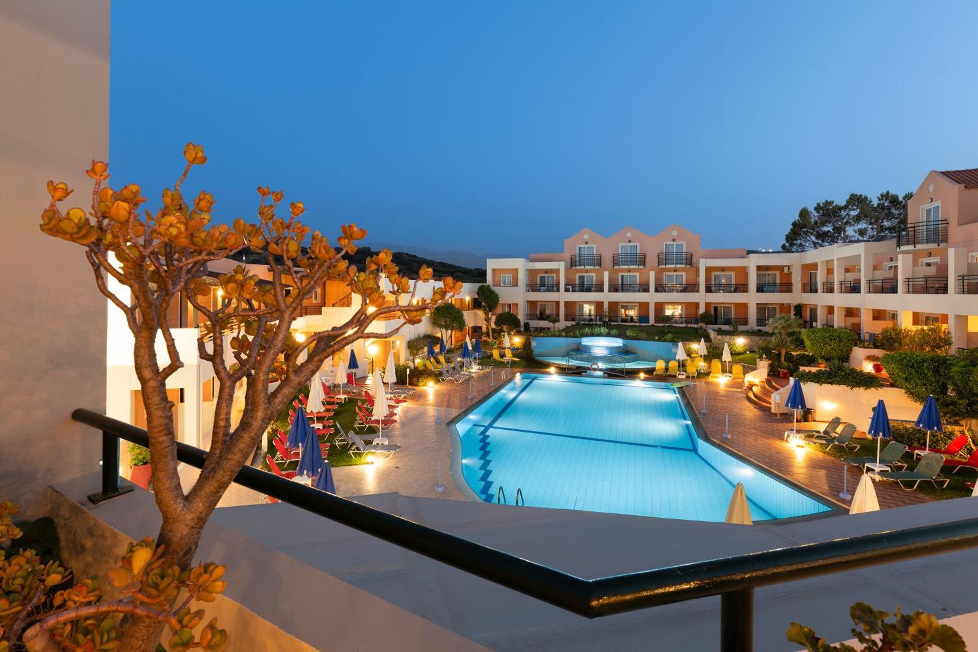 Pegasus Hotel Stalós Buitenkant foto