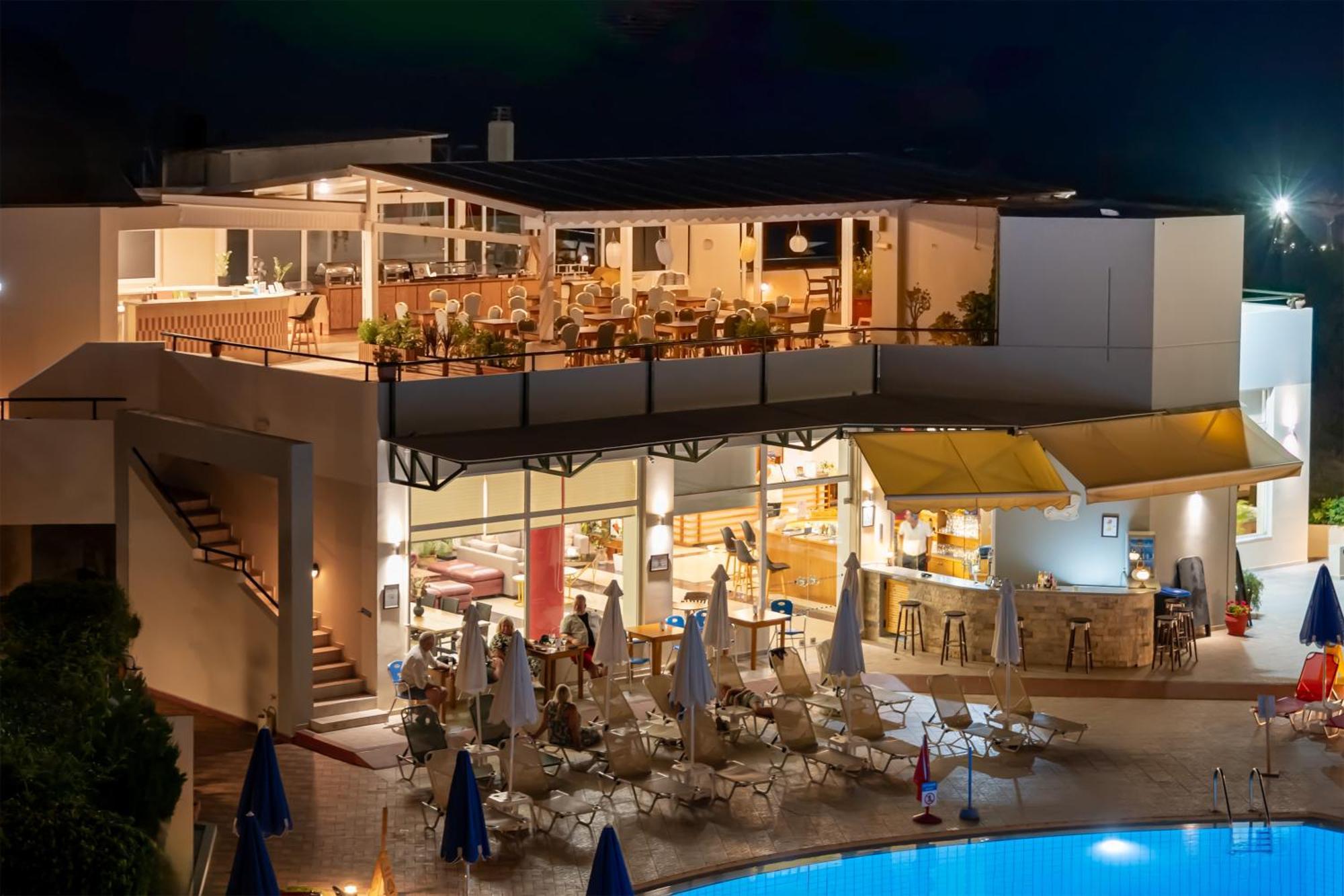Pegasus Hotel Stalós Buitenkant foto
